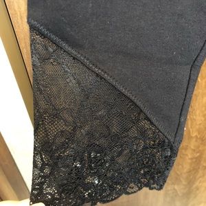 New Ruby Ribbon Lace Capri Leggings